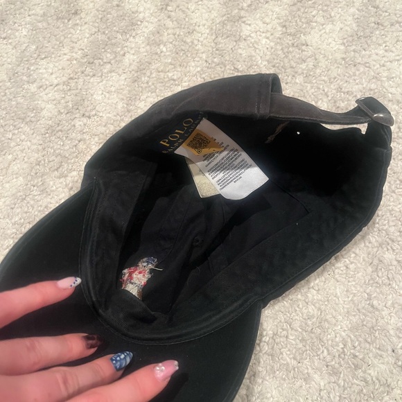 Polo bear hat - Picture 2 of 4